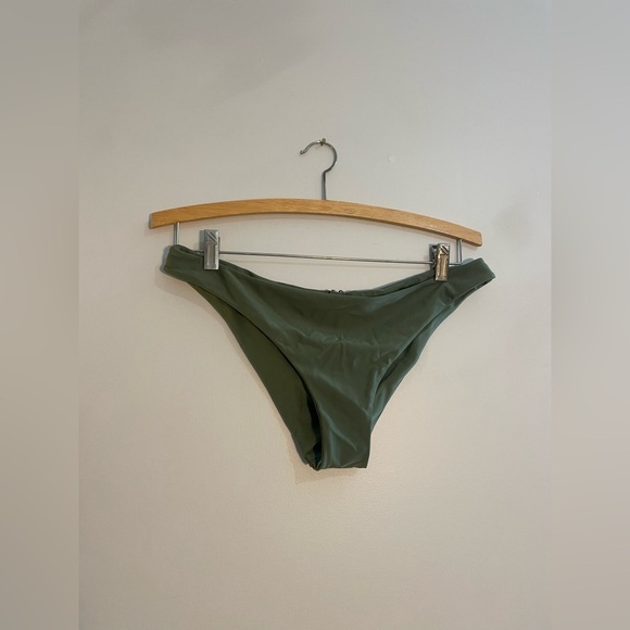 Cupshe Dark Green Bikini Swim Bottoms - Picture 1 of 4